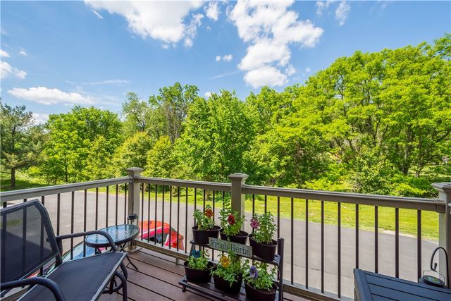 197 Old Village Ln, Bethel Park, PA 15102