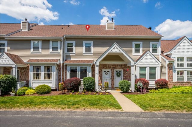 197 Old Village Ln, Bethel Park, PA 15102