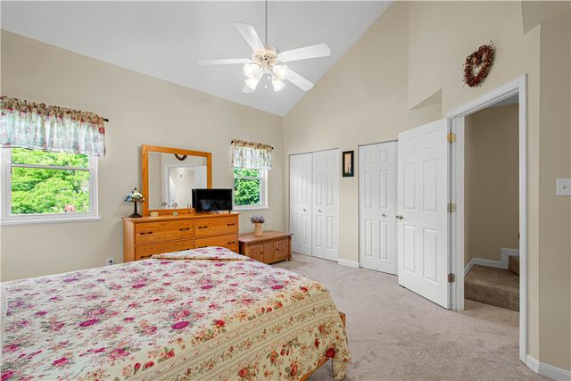 197 Old Village Ln, Bethel Park, PA 15102