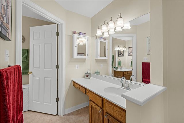 197 Old Village Ln, Bethel Park, PA 15102