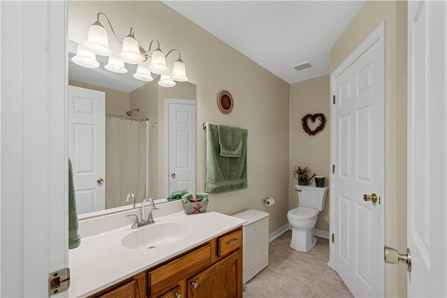197 Old Village Ln, Bethel Park, PA 15102