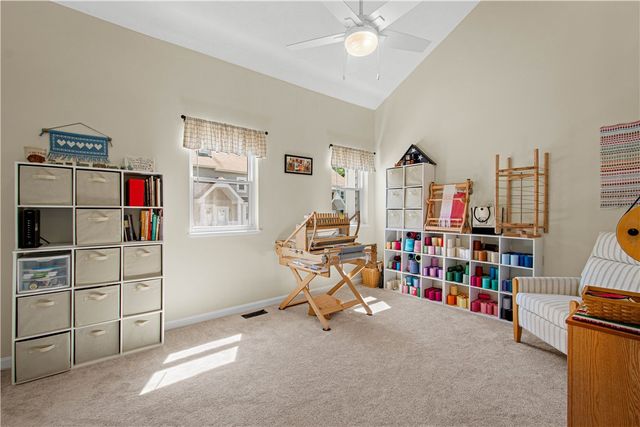 197 Old Village Ln, Bethel Park, PA 15102