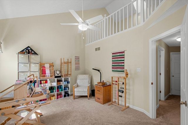 197 Old Village Ln, Bethel Park, PA 15102