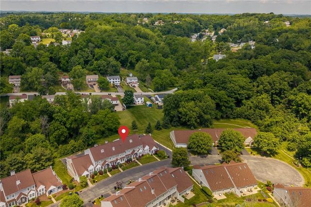 197 Old Village Ln, Bethel Park, PA 15102