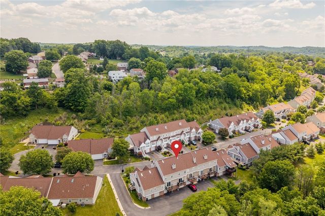 197 Old Village Ln, Bethel Park, PA 15102