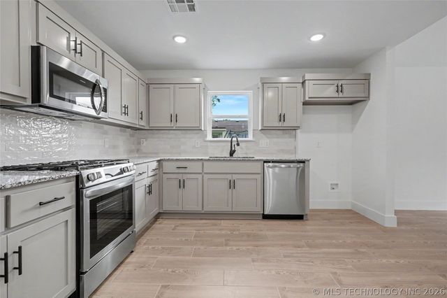 837 S Wood Street, Pryor, OK 74361