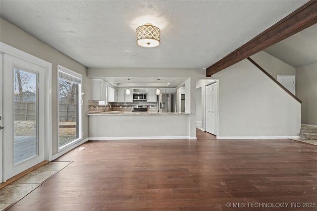 1619 E Pfendler Avenue, Sapulpa, OK 74066