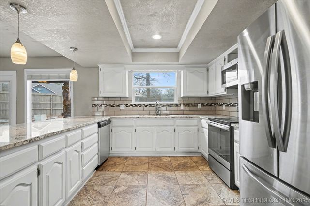 1619 E Pfendler Avenue, Sapulpa, OK 74066