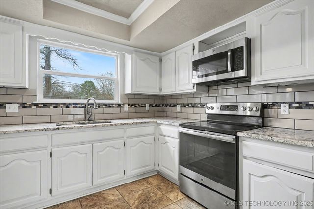 1619 E Pfendler Avenue, Sapulpa, OK 74066