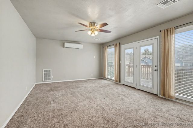 1619 E Pfendler Avenue, Sapulpa, OK 74066