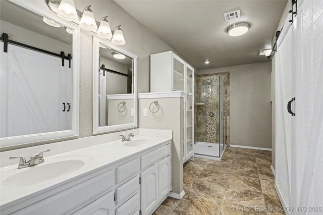 1619 E Pfendler Avenue, Sapulpa, OK 74066