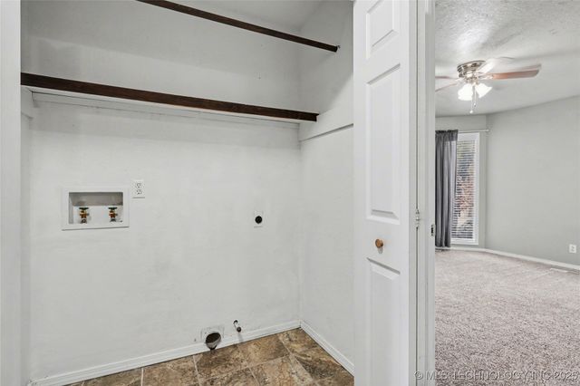 1619 E Pfendler Avenue, Sapulpa, OK 74066