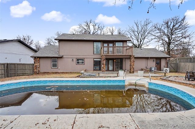 1619 E Pfendler Avenue, Sapulpa, OK 74066