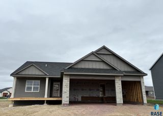 913 S Country Club Ave Avenue, Brandon, SD 57005