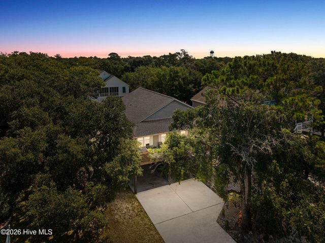 110 NW 7th Street, Oak Island, NC 28465