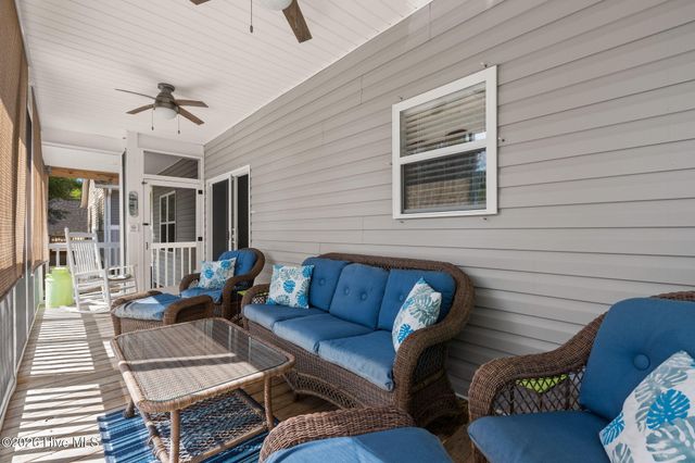 110 NW 7th Street, Oak Island, NC 28465