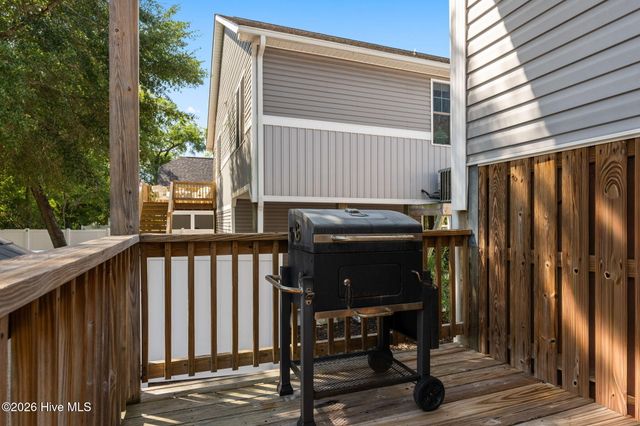 110 NW 7th Street, Oak Island, NC 28465