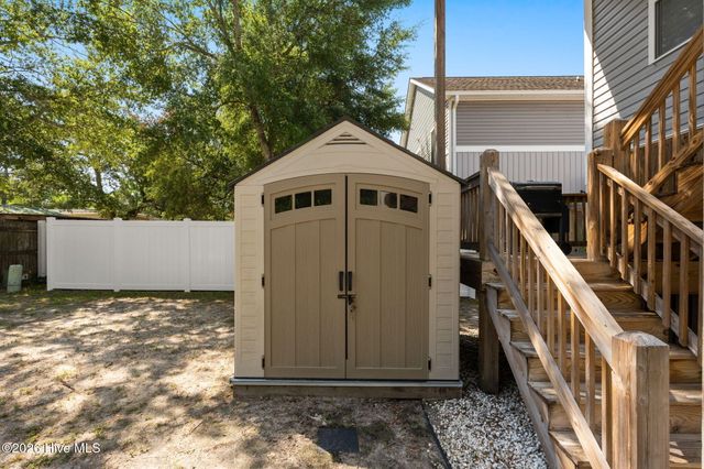 110 NW 7th Street, Oak Island, NC 28465