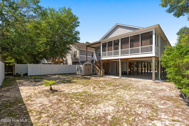 110 NW 7th Street, Oak Island, NC 28465