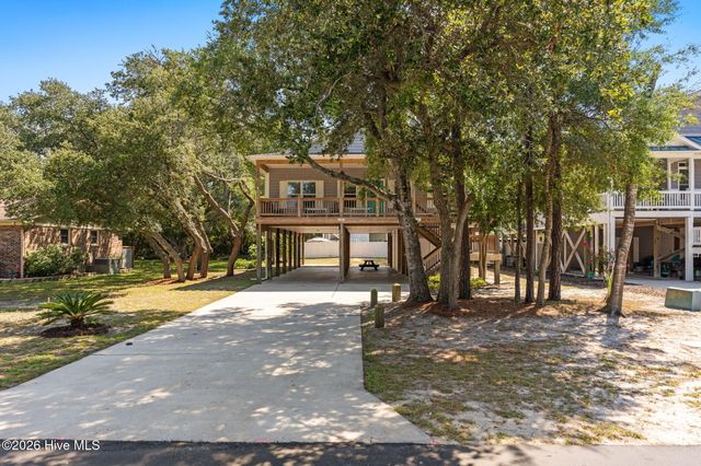 110 NW 7th Street, Oak Island, NC 28465
