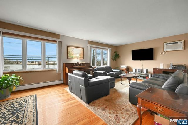 68 Bergen Turnpike, Ridgefield Park, NJ 07660