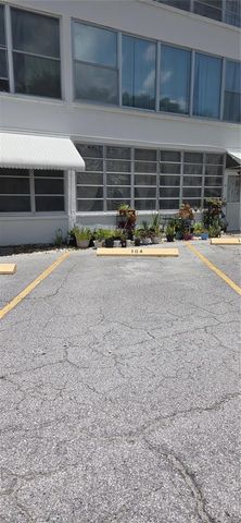911 WASHINGTON AVENUE 304, Largo, FL 33770
