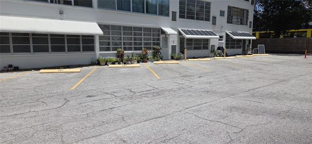 911 WASHINGTON AVENUE 304, Largo, FL 33770