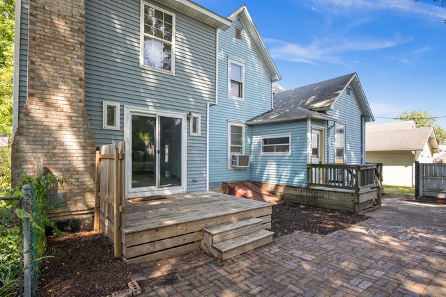 822 DeKalb Avenue, Sycamore, IL 60178