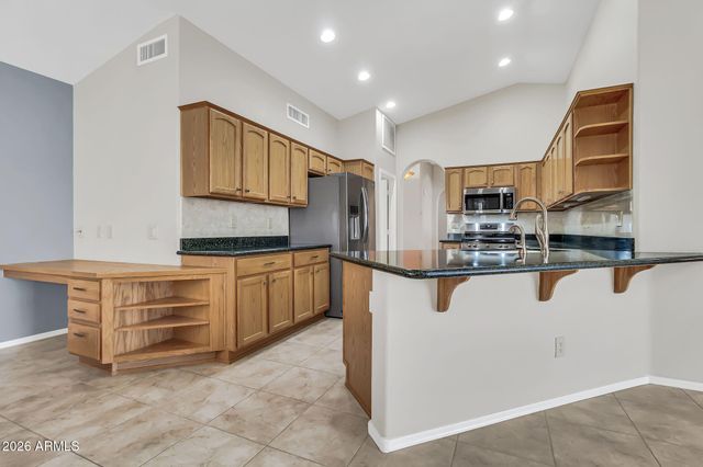 24111 S LAKESTAR Drive, Sun Lakes, AZ 85248