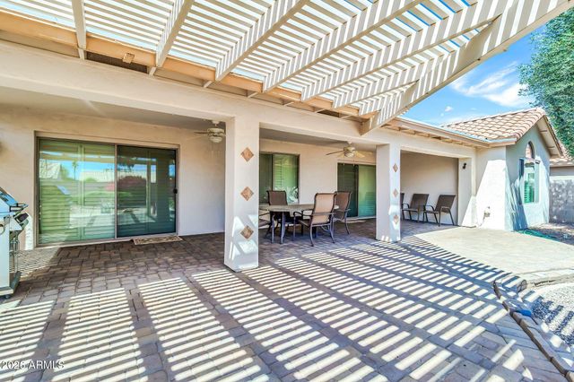24111 S LAKESTAR Drive, Sun Lakes, AZ 85248