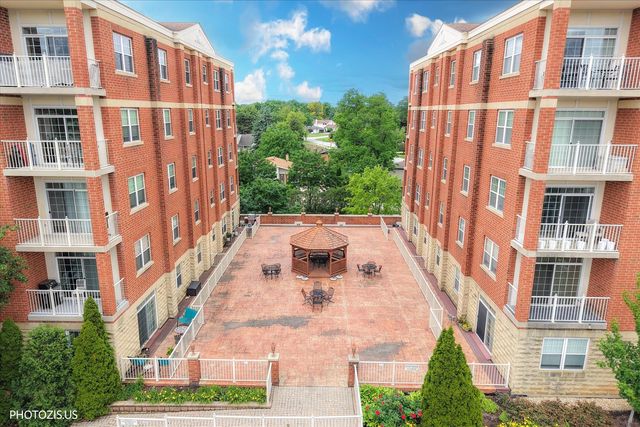 1 ITASCA Place 302, Itasca, IL 60143