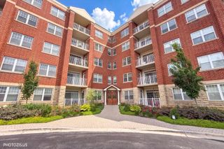 1 ITASCA Place 302, Itasca, IL 60143