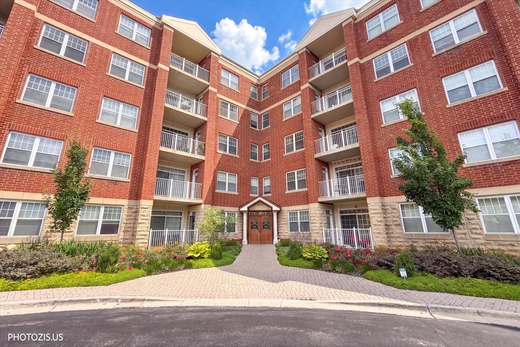 1 ITASCA Place 302, Itasca, IL 60143