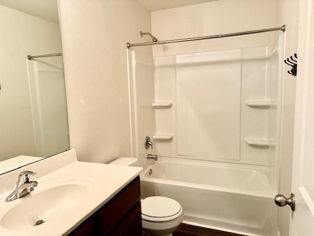 8018 Distant Harbor Road, Cove, TX 77523