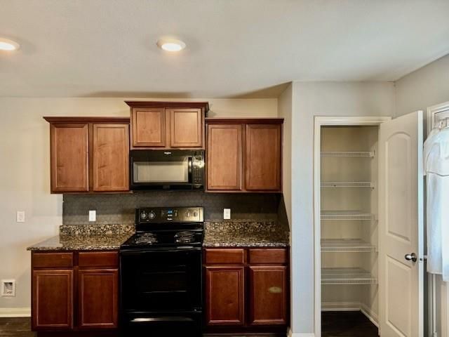 8018 Distant Harbor Road, Cove, TX 77523