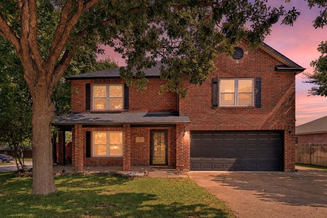 301 Cortland Circle, Roanoke, TX 76262