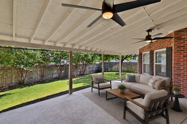 301 Cortland Circle, Roanoke, TX 76262