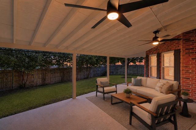 301 Cortland Circle, Roanoke, TX 76262