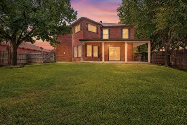 301 Cortland Circle, Roanoke, TX 76262