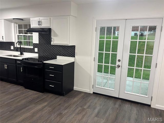 24 Sandy Drive, St Louis, MO 63010