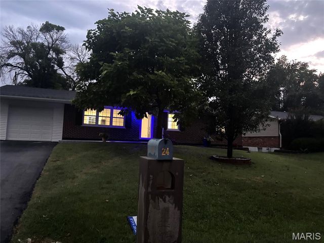 24 Sandy Drive, St Louis, MO 63010