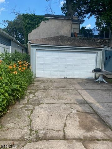 71 E 36Th St, Paterson City, NJ 07514
