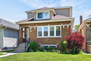 3741 Clinton Avenue, Berwyn, IL 60402