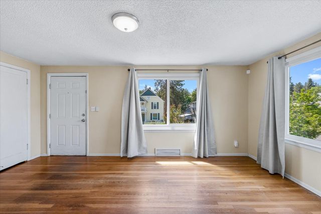 527 E 8th Ave, Spokane, WA 99202