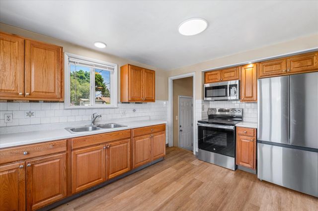 527 E 8th Ave, Spokane, WA 99202
