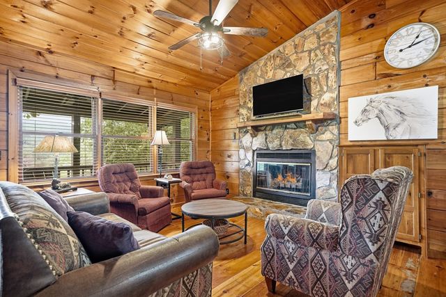 399 Laurel Mountain Road, Blue Ridge, GA 30513