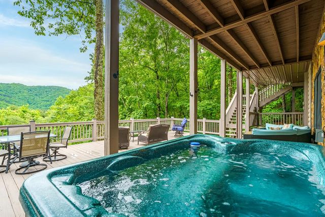 399 Laurel Mountain Road, Blue Ridge, GA 30513