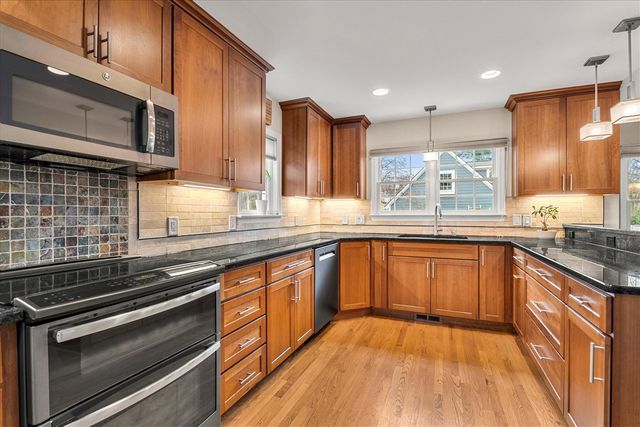 1095 Roosevelt Street, Plymouth, MI 48170