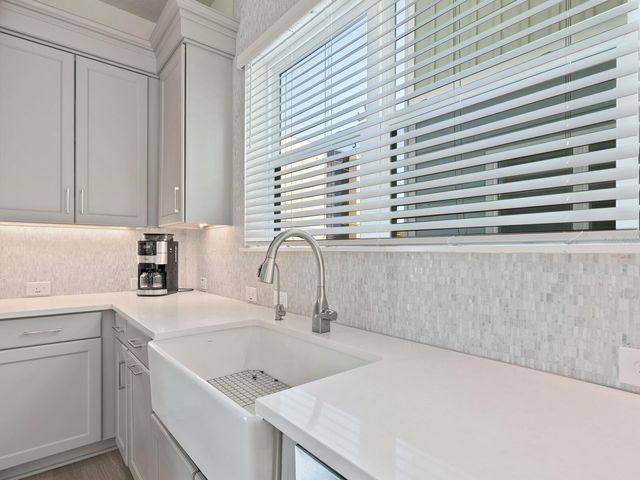 508 LAUREL PARK DRIVE, Sarasota, FL 34236