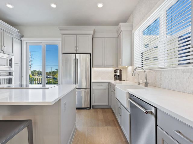 508 LAUREL PARK DRIVE, Sarasota, FL 34236